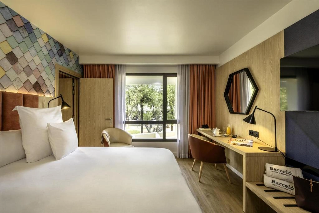 hotel-img